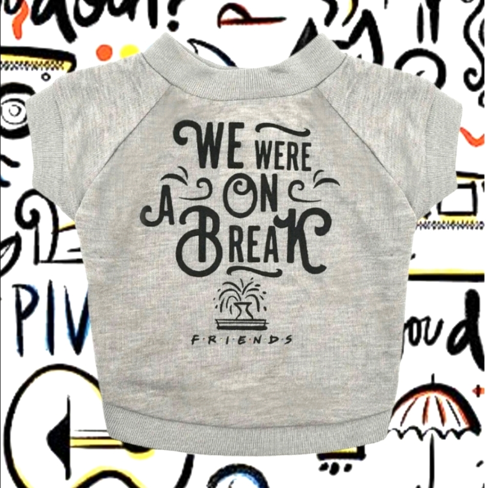 🐾 Dog Iconic Friends T-shirt, XL "WE WERE ON A BREAK"